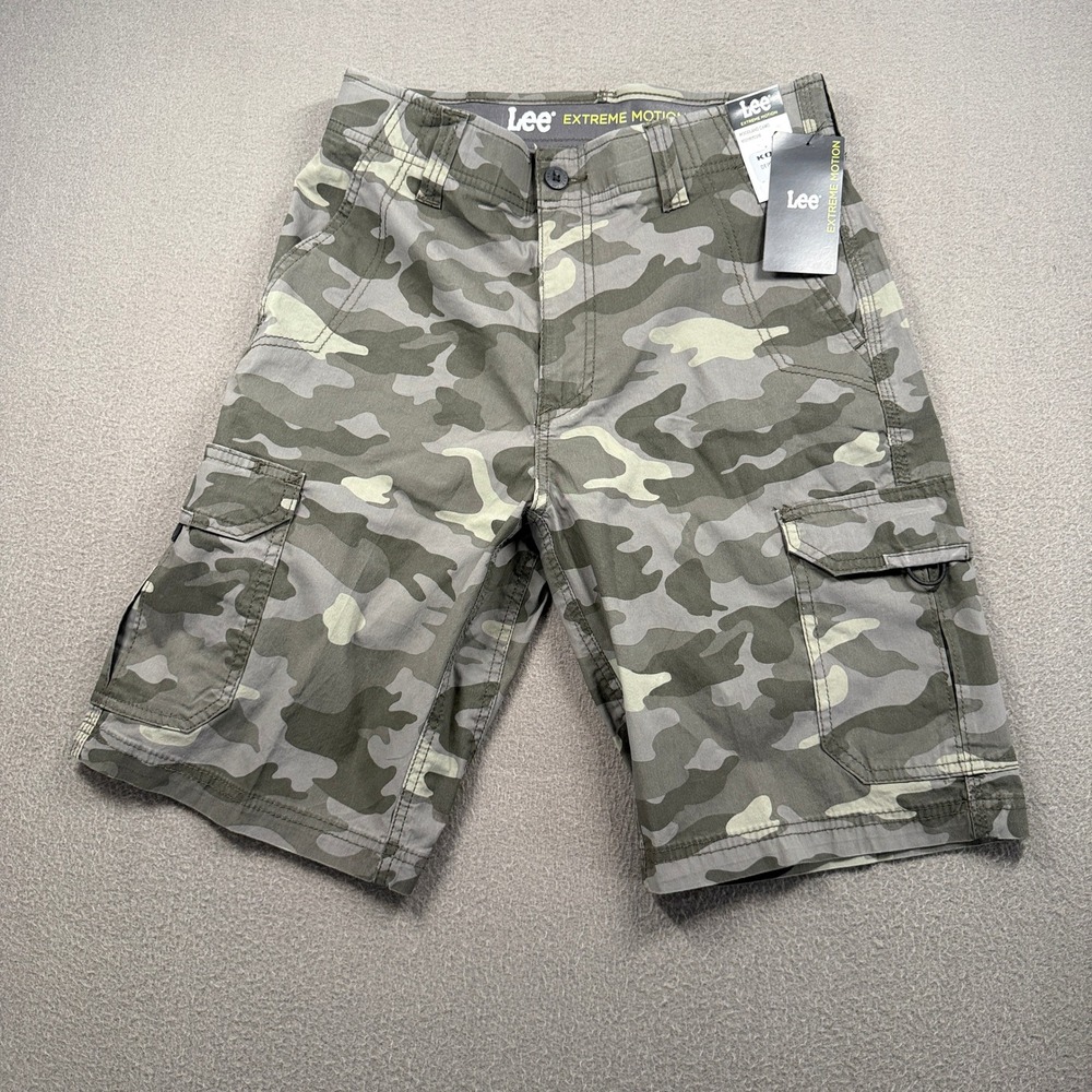 Lee Extreme Motion Cargo Shorts Mens Size 29 Woodland Camo 102187026